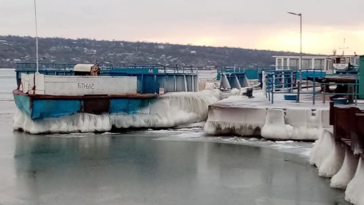 Din 14 ianuarie, circulația bacului de la Molovata va fi temporar suspendată