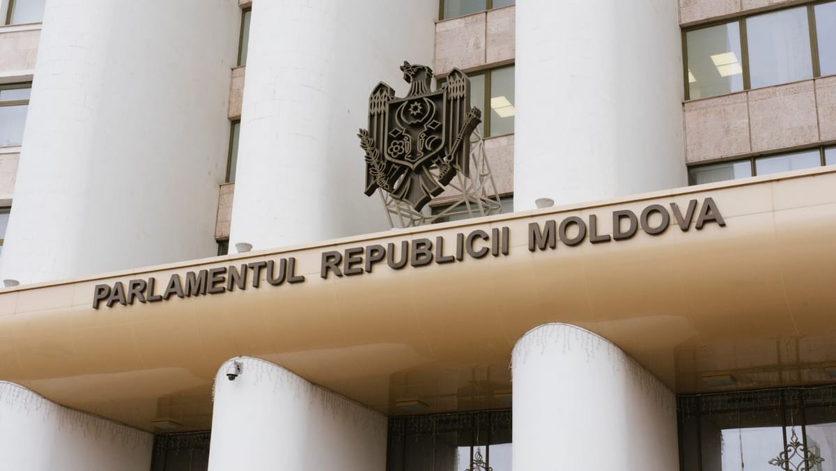 Ce profesii domină în Parlamentul actual? Juriștii, economiștii și pedagogii, în fruntea clasamentului