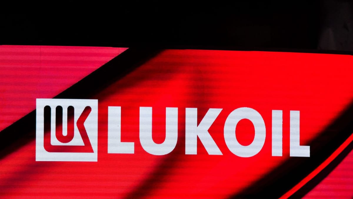 Benzinăriile Lukoil din R. Moldova vor continua să funcționeze până în aprilie, în baza unei licențe speciale