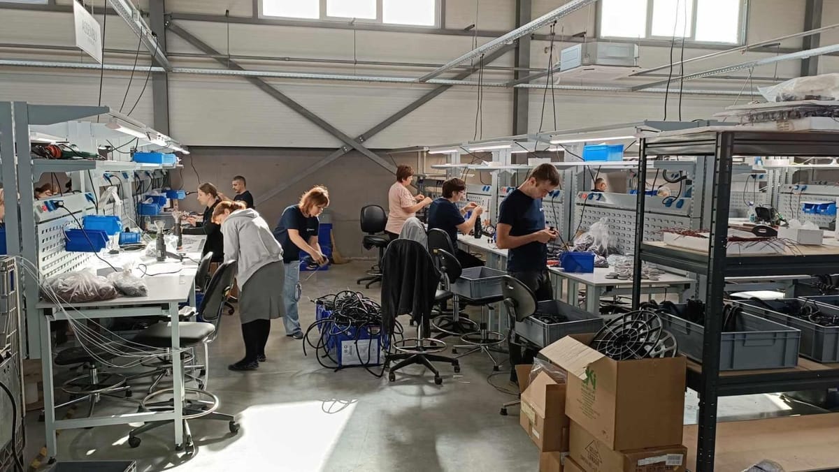 O companie britanică investește cinci milioane de euro în Parcul Industrial Edineț și extinde producția electronică