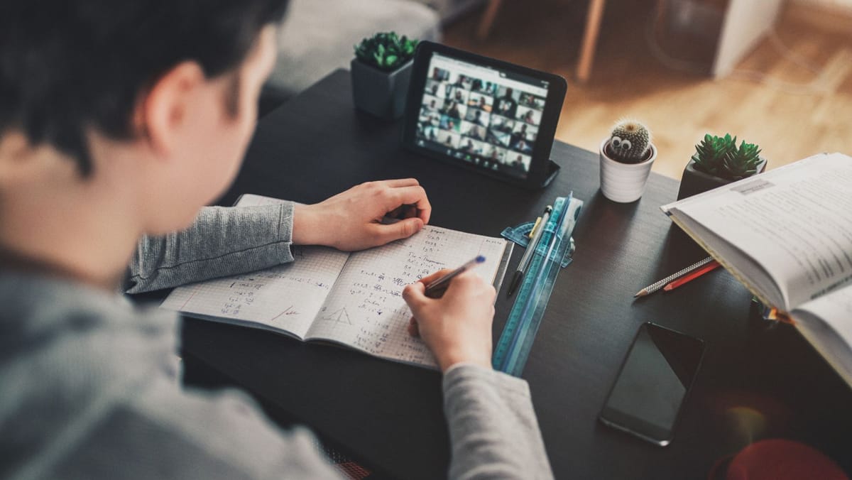 Gheața de pe străzi închide școlile din Chișinău pentru o zi. Anunțul primarului