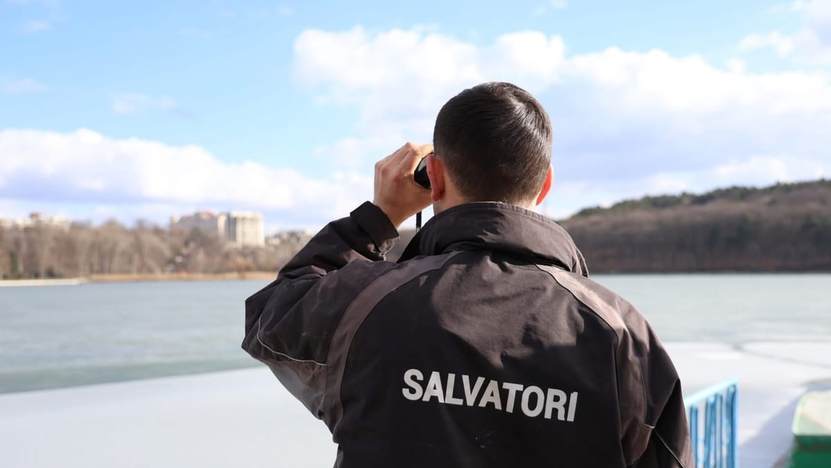 Risc major pe apele înghețate ale țării: IGSU cere prudență maximă