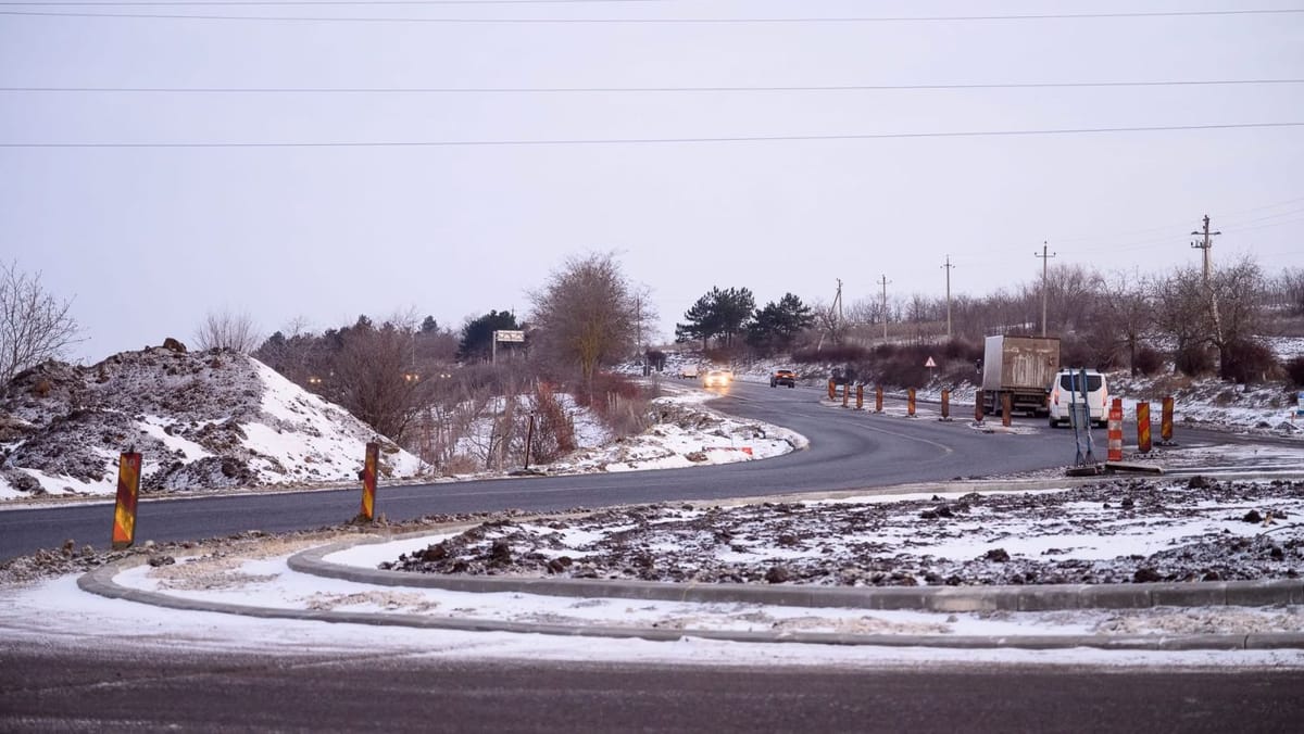 Lucrările la sensul giratoriu de pe drumul Chișinău-Orhei-Bălți, realizate în proporție de 70%