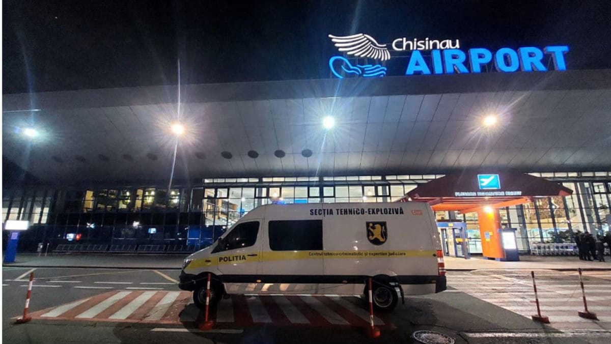 Alarmă antiincendiară la Aeroportul din Chișinău! Toți pasagerii au fost evacuați aseară. Activitatea - sistată temporar