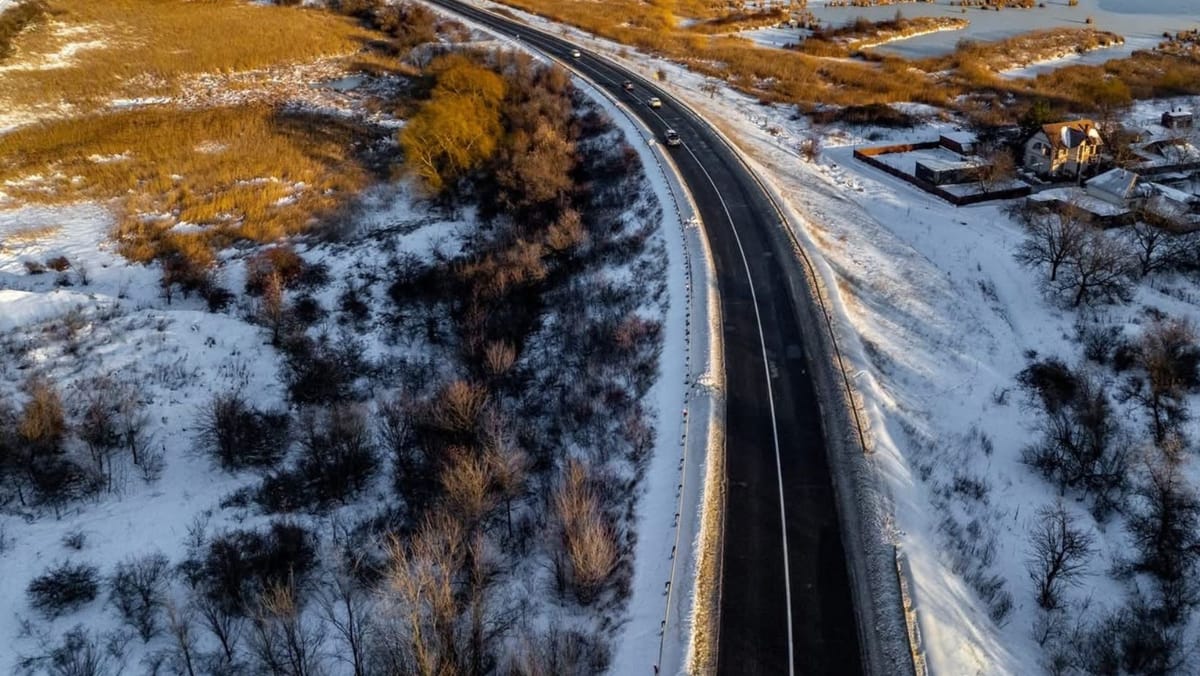 Drumarii, la datorie în toiul nopții: utilaje și muncitori mobilizați pe traseele din Orhei și Cimișlia