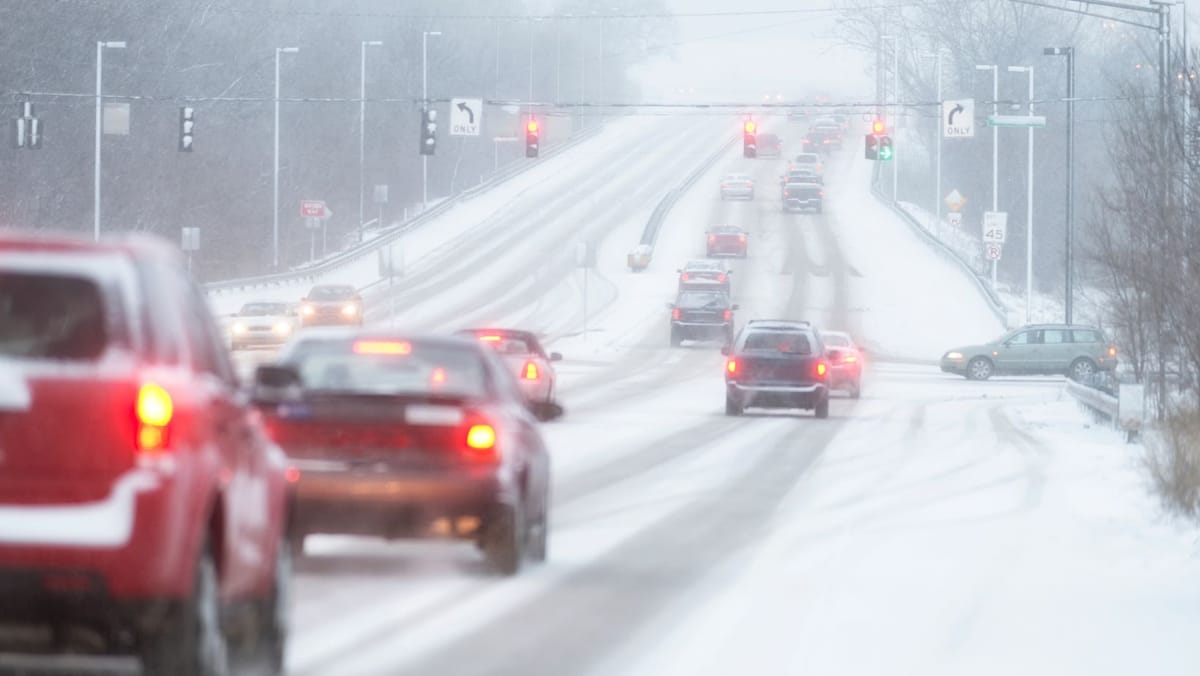 Ceața își face simțită prezența pe șosele: avertisment pentru șoferi