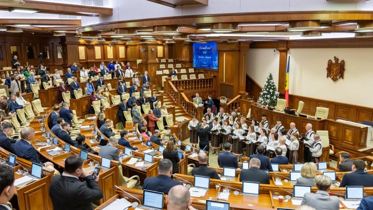 Începe sesiunea de primăvară a Parlamentului: o moțiune simplă împotriva ministrului Agriculturii, pe agendă