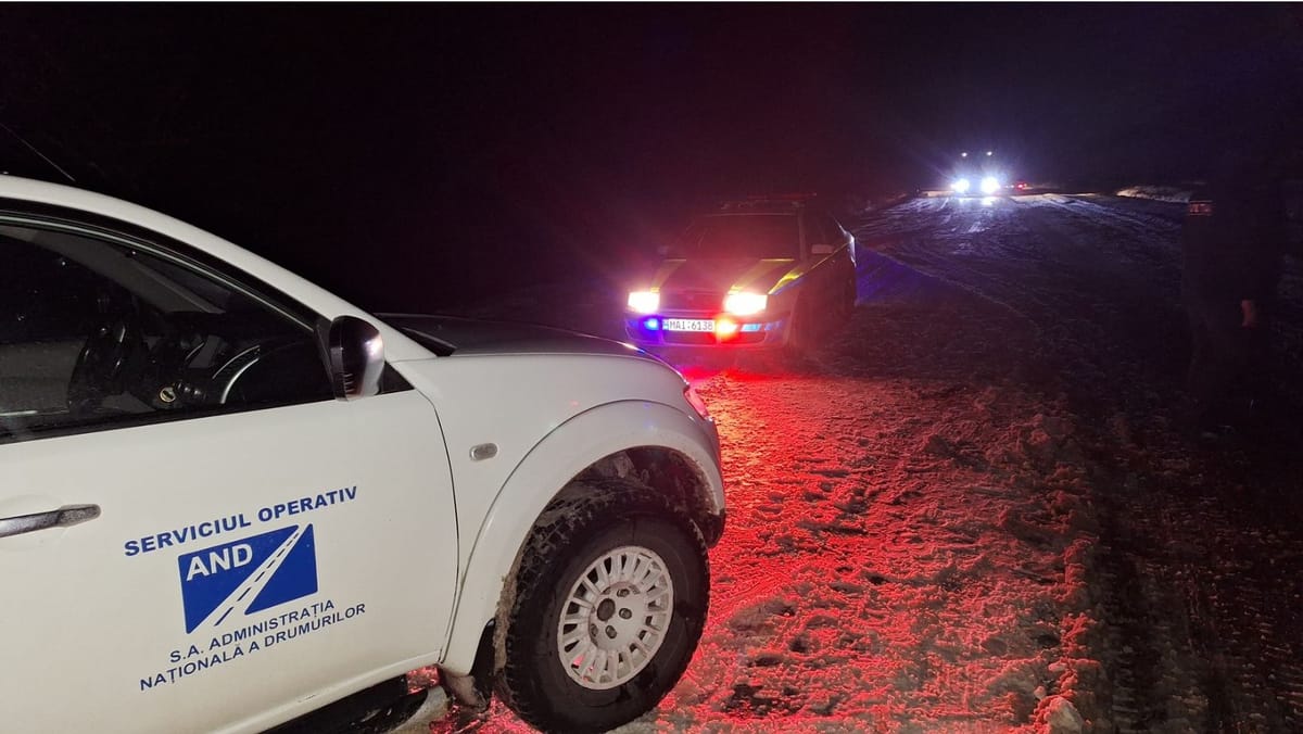 Și drumarii au lucrat toată noaptea! Peste 270 de utilaje și 260 de muncitori au fost mobilizați în teren