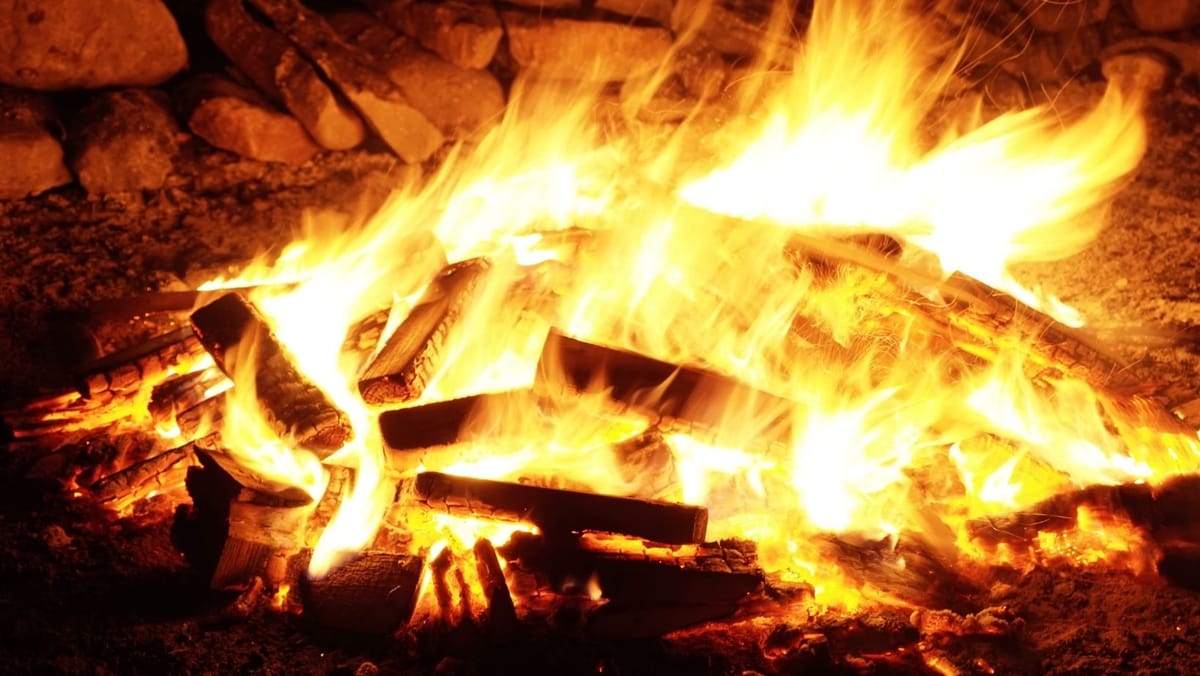 Doi bărbați au ajuns la spital după ce au folosit sobele fără a respecta regulile de siguranță