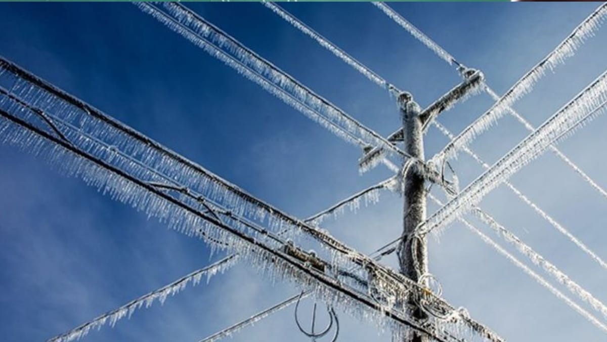 Avertisment! Ministerul Energiei anunță posibile întreruperi de curent din cauza vremii nefavorabile