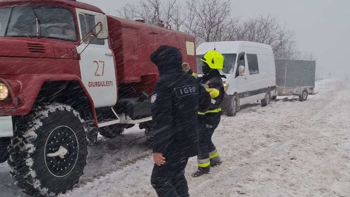FOTO/ Vremea rea în R. Moldova. Peste 400 de salvatori și pompieri, pregătiți să intervină în situații de risc