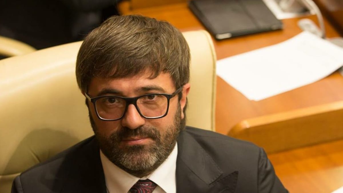 Vladimir Andronachi nu mai este sub control judiciar, dar are interdicție de a părăsi țara pentru 60 de zile