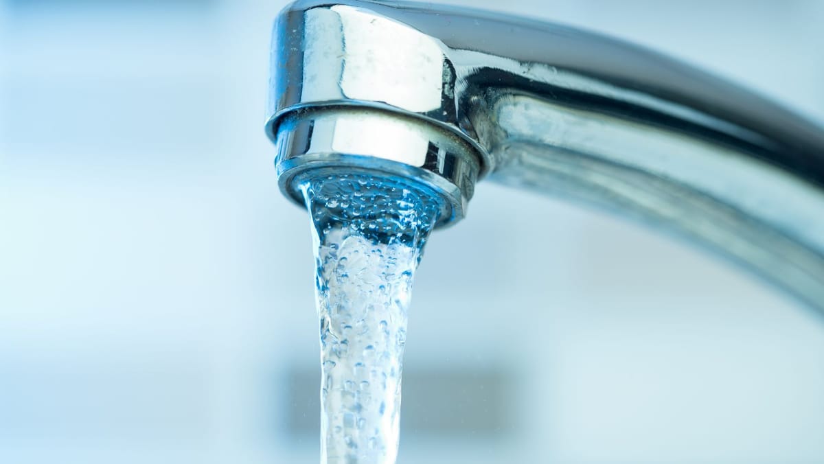 DOC/ Apa la Comrat se scumpește cu circa 73% - aproape 17 lei mai mult