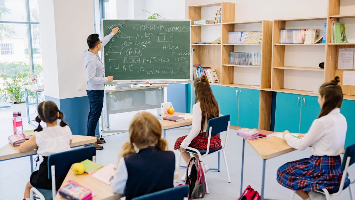 Barometrul Școlar 2026: Majoritatea elevilor și profesorilor apreciază sistemul, dar stresul și integritatea rămân provocări