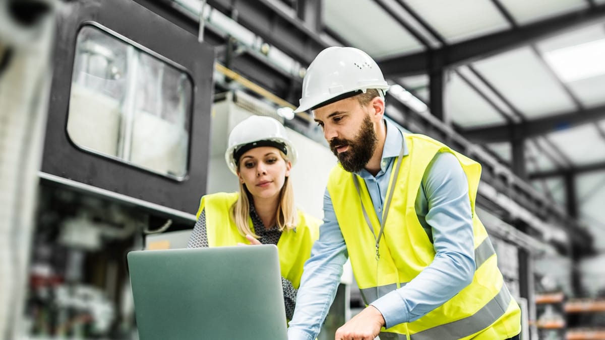 Creștere moderată în industrie, sectorul energetic stagnează - sectoarele care au generat avantaje economice