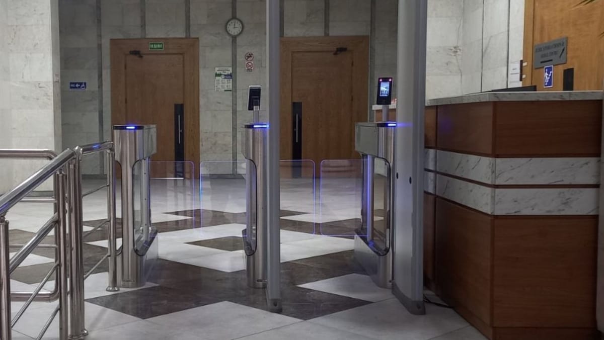 Acces controlat la Judecătoria Chișinău, sediul Centru: verificări cu detectoare de metale începând de astăzi