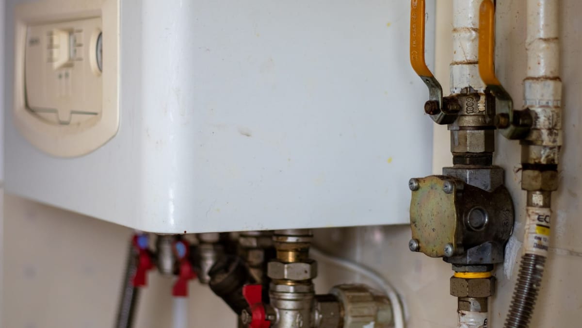 Trei persoane, inclusiv două minore, intoxicate cu monoxid de carbon în Chișinău - care este starea lor