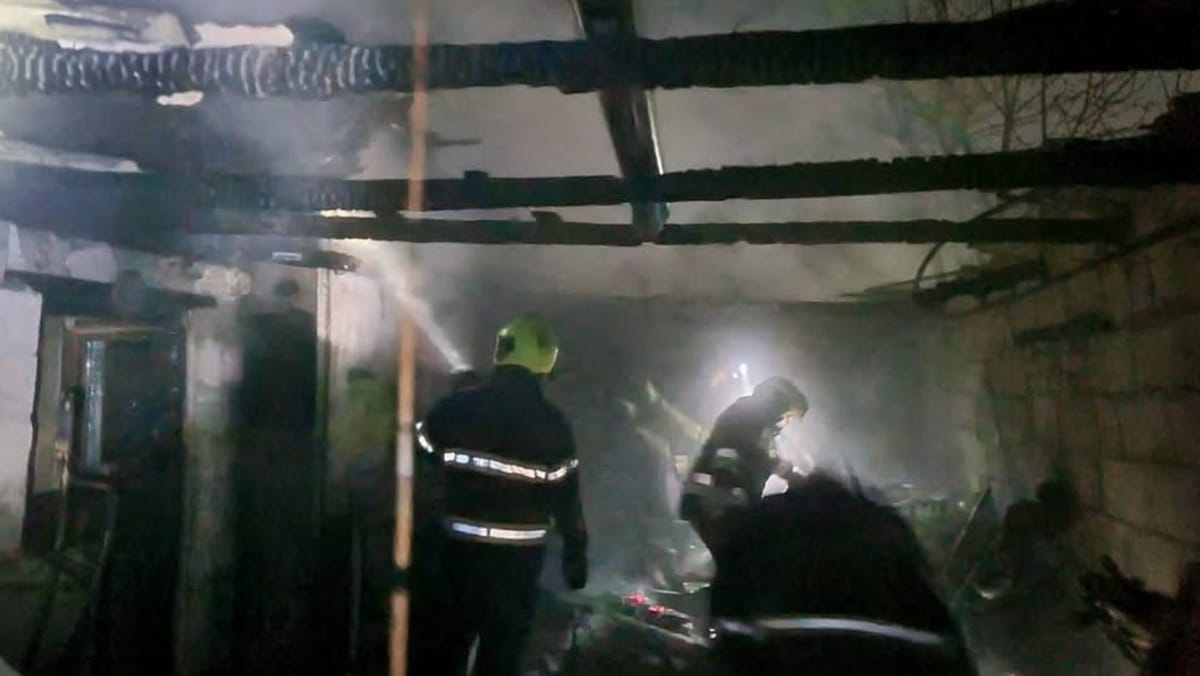 Pompierii au salvat o locuință după un incendiu în orașul Cantemir - cinci peroane au fost evacuate