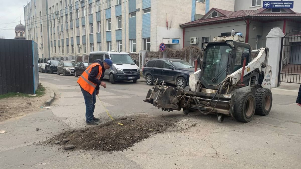 În mai puțin de o lună, în Chișinău au fost reparate 142 de străzi. Alte 124 sunt în proces