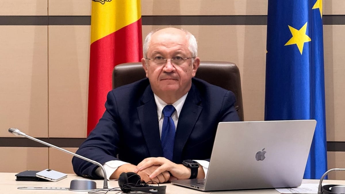 DOC/ Fără achiziții neesențiale, majorări de salarii sau personal. Premierul cere reducerea cheltuielilor