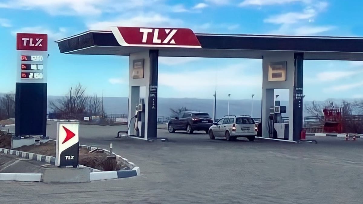 O rețea de benzinării din R. Moldova și-a sistat temporar activitatea: „Nu putem să vindem cu un asemenea minus”