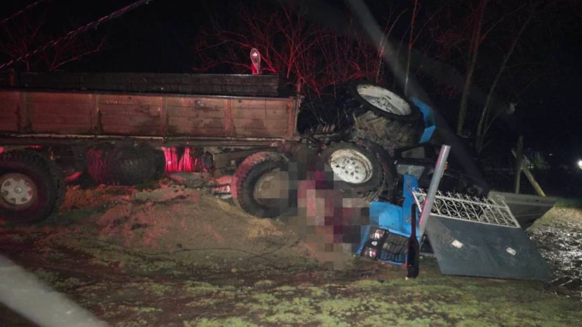 Accident fatal la Ștefan Vodă. Un bărbat a murit după ce tractorul pe care îl conducea s-a răsturnat