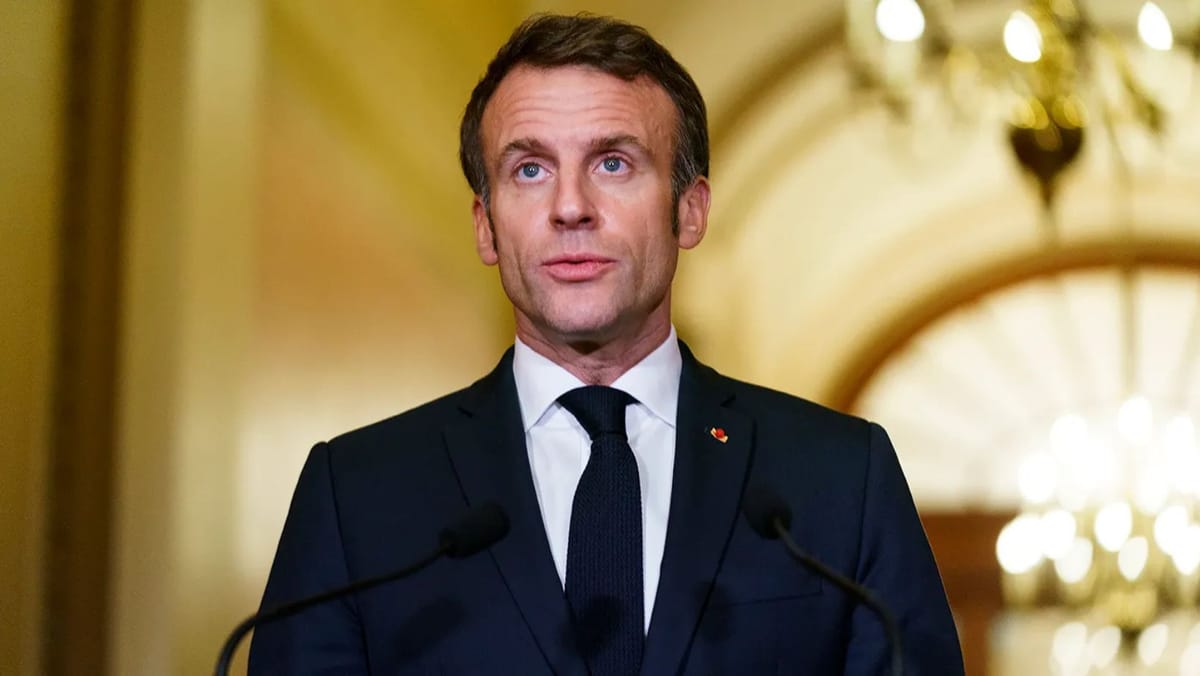 Macron trimite portavionul francez „Charles de Gaulle” în Marea Mediterană, pe fondul războiului din Orientul Mijlociu