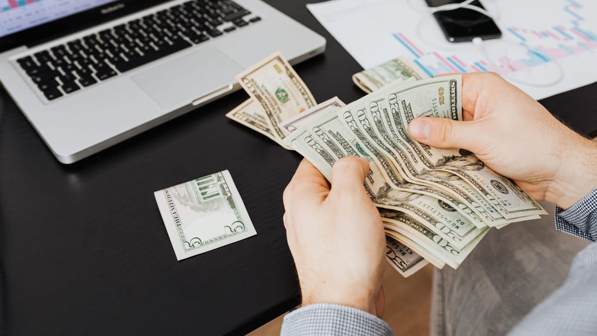 BNM a stabilit cursul valutar pentru 13 martie. Cum s-au schimbat principalele monede