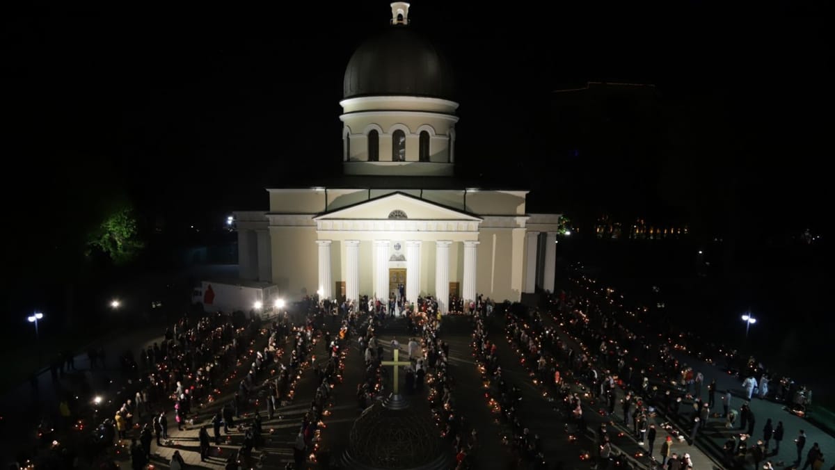 VIDEO/ Primăria Chișinău va transmite slujba de Înviere în direct. În scuarul Catedralei vor fi instalate ecrane