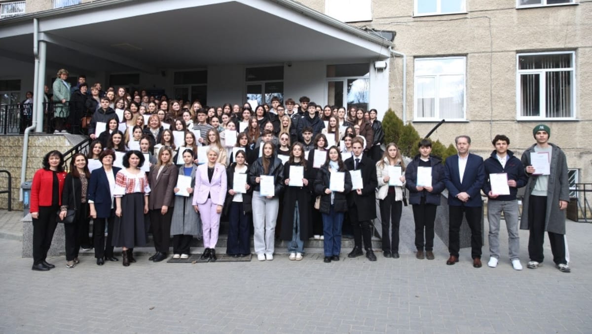 Performanță la limbile străine! 72 de elevi au fost premiați la Olimpiada Republicană la franceză și germană