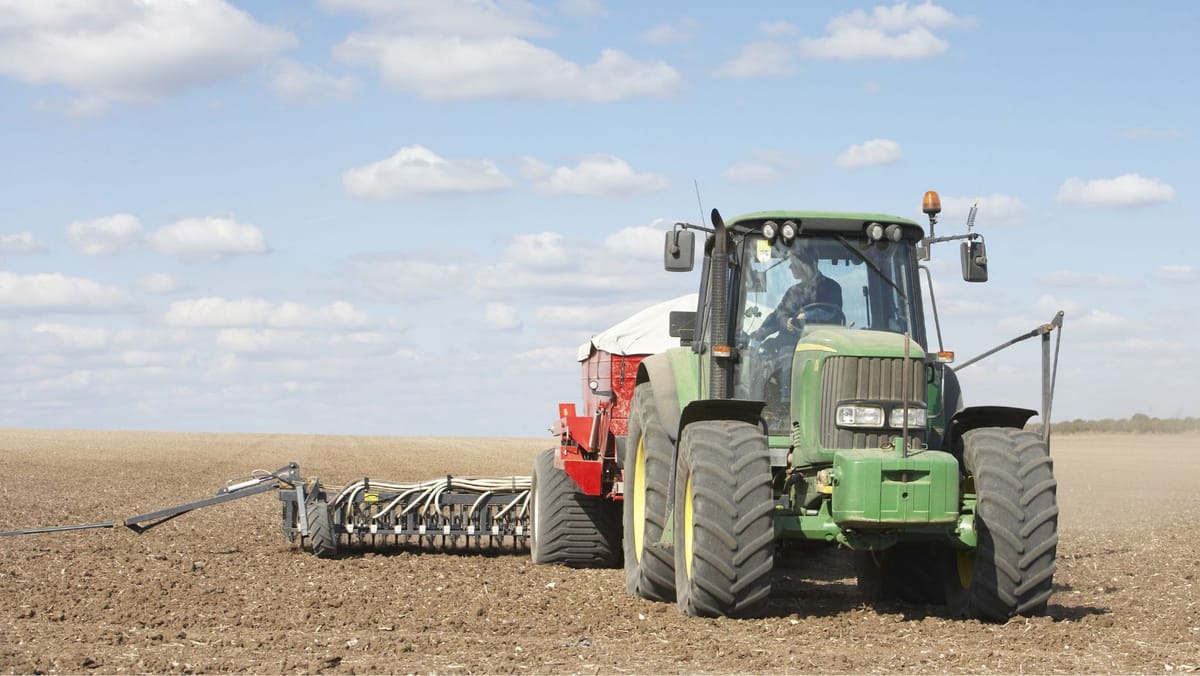 Fermierii reclamă lipsa motorinei înainte de lucrările de primăvară. Slusari cere verificări pe piața petrolieră