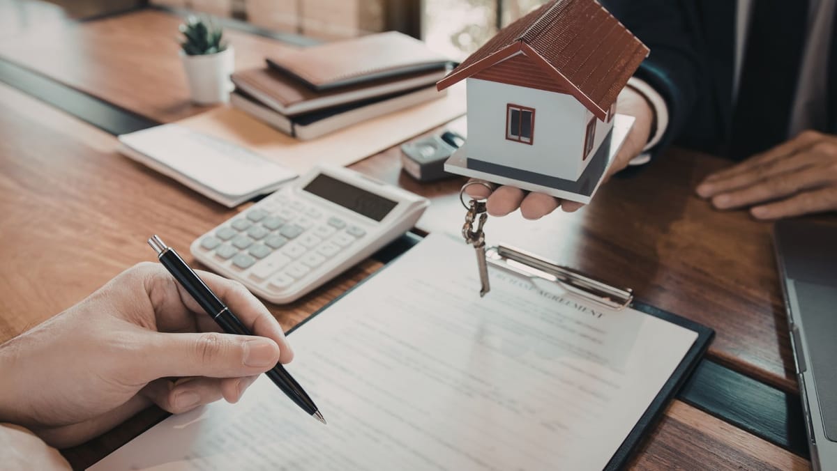 Agenții imobiliari, obligați să fie certificați. Parlamentul a adoptat o nouă lege pentru piața imobiliară