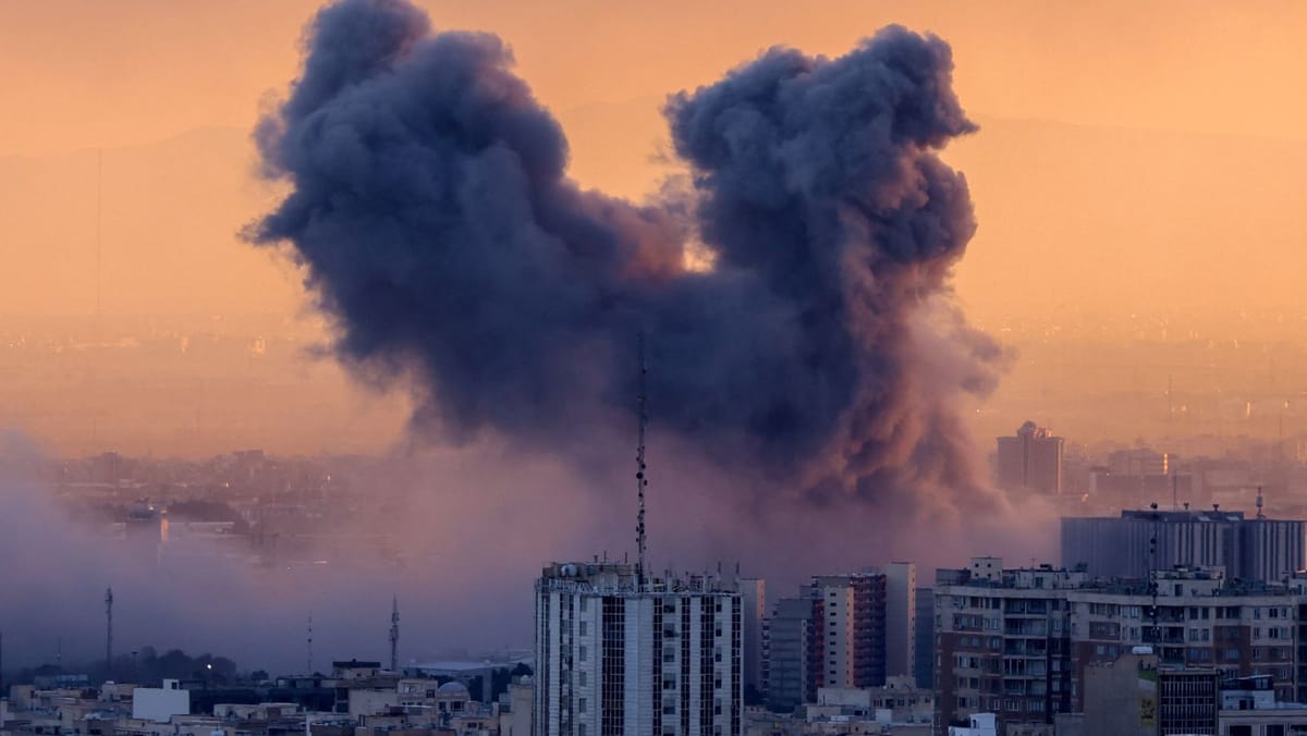 Israelul lansează noi bombardamente la Teheran, iar Iranul răspunde cu rachete în ziua a șasea a războiului