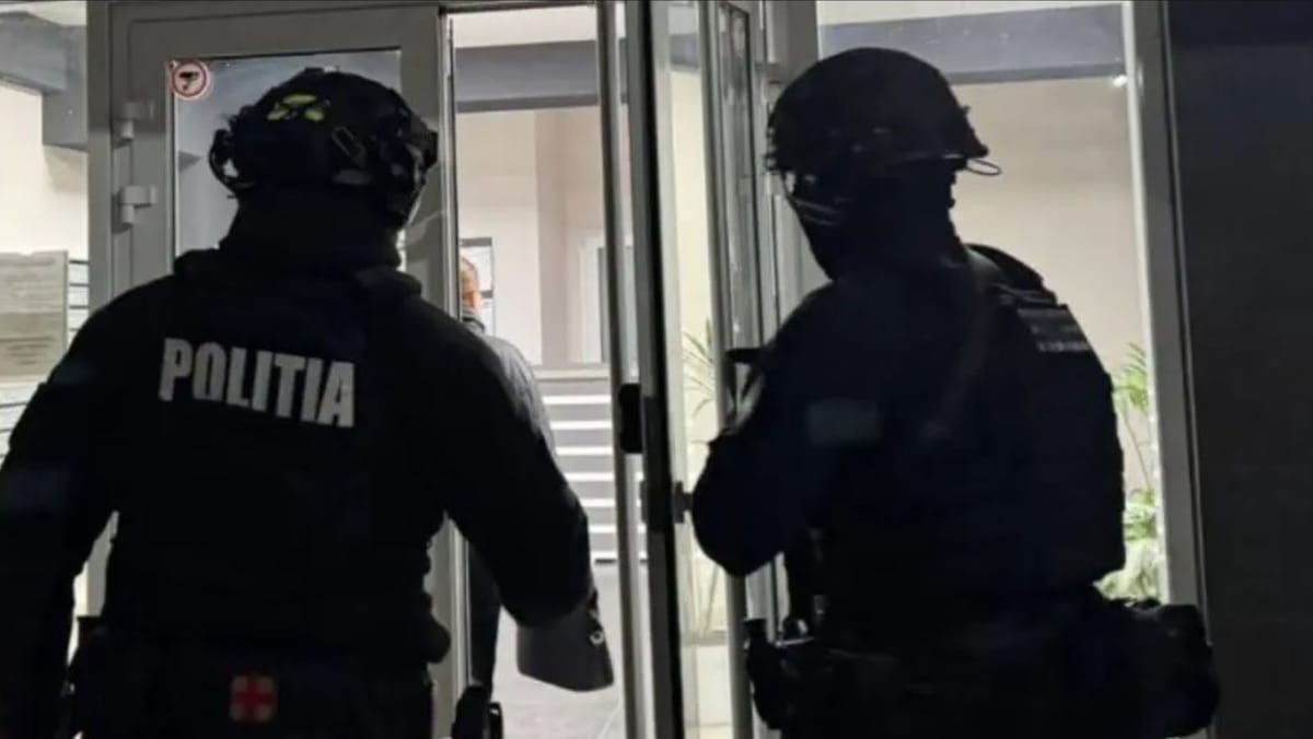 VIDEO/ Rețea de exploatare sexuală destructurată la Chișinău: șase suspecți, reținuți