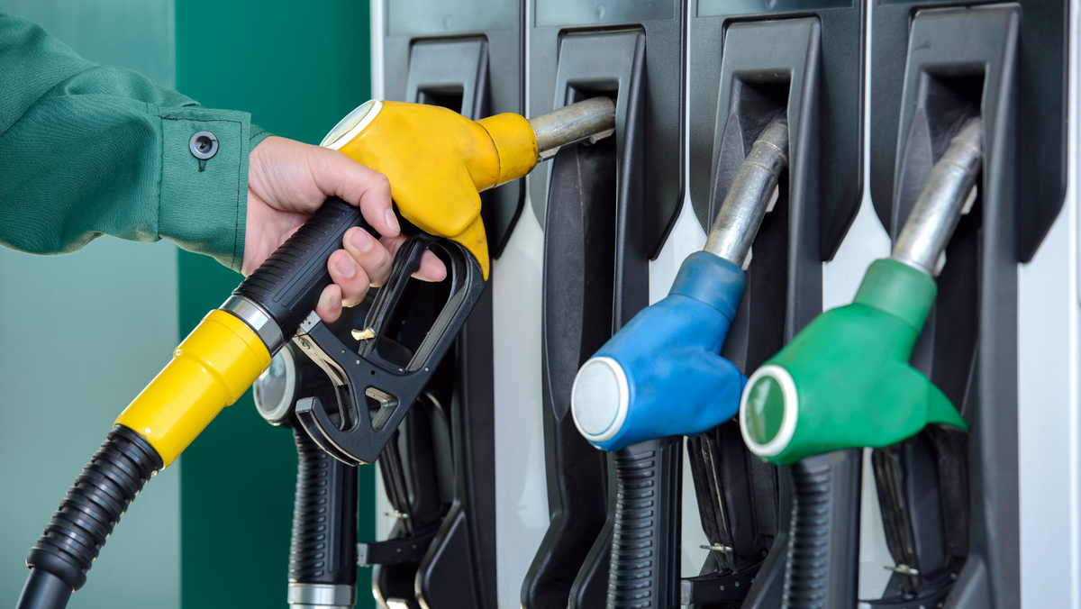 Motorina va fi mai scumpă mâine cu 72 de bani - iată ce se întâmplă cu prețul benzinei