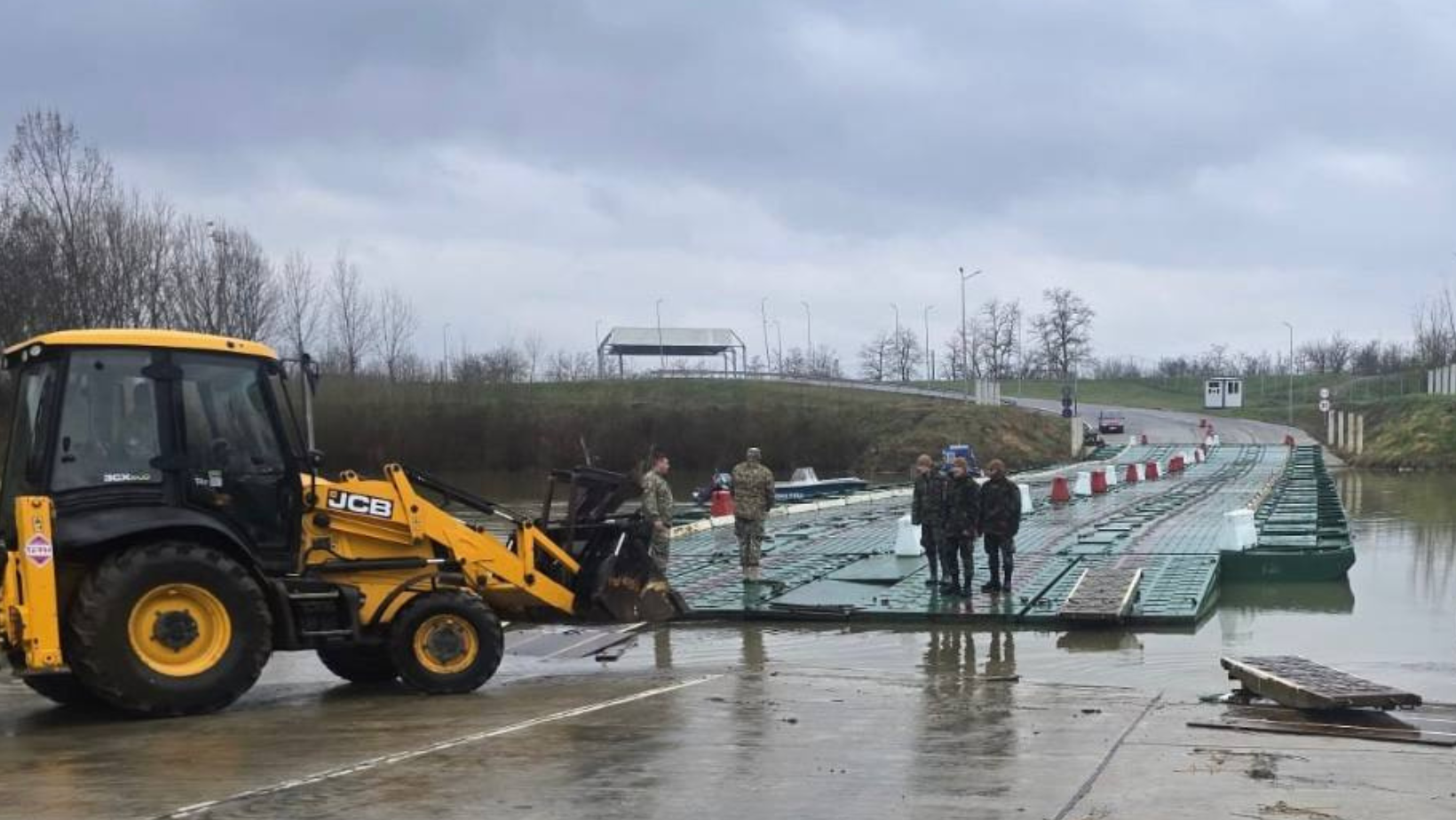 Activitatea punctului de trecere Leova-Bumbăta - reluată. Riscul creșterii nivelului de apă în râul Prut încă persistă