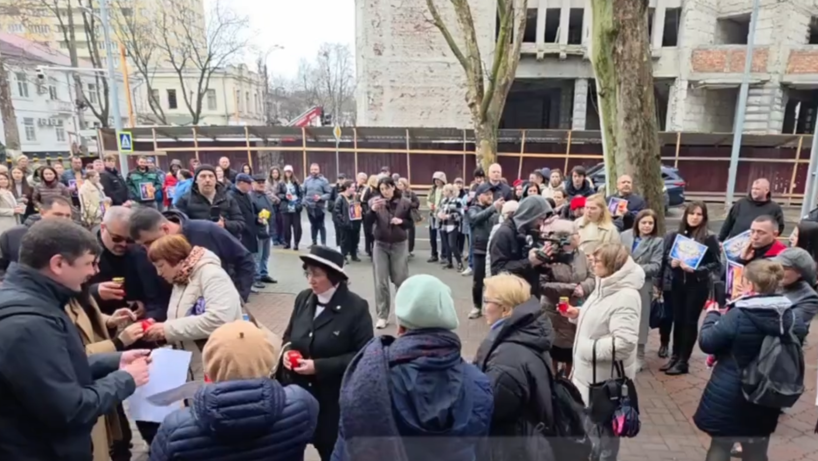 Mai mulți cetățeni au participat la Marșul Tăcerii în Chișinău, în memoria Ludmilei Vartic