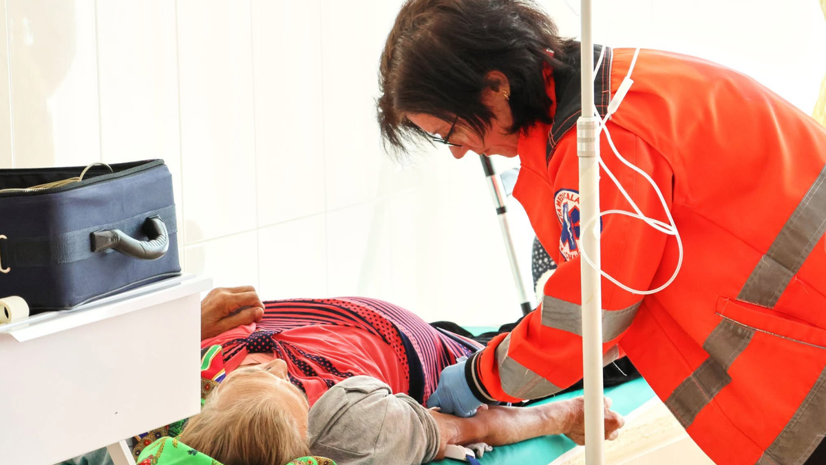 Peste 15 mii de solicitări la ambulanță într-o săptămână: mii de cazuri cardiovasculare și zeci de accidente rutiere