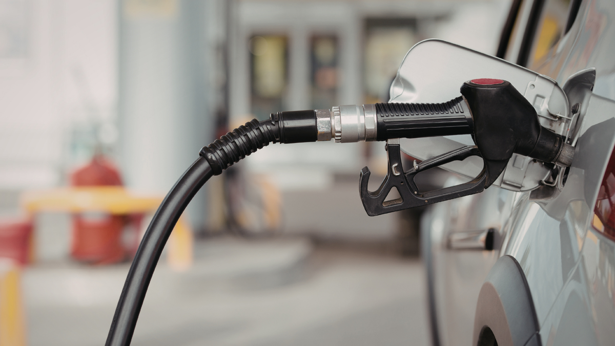 Motorina depășește 25 de lei, iar benzina se apropie de 26 lei - prețurile stabilite de ANRE pentru 13 martie