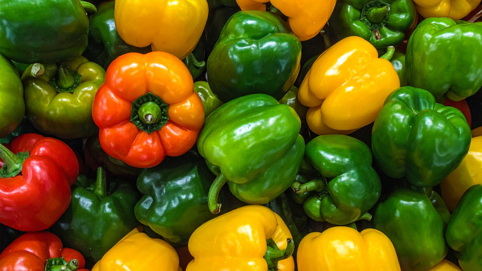 Peste nouă tone de ardei cu pesticide peste limită, depistate la vamă și distruse de ANSA