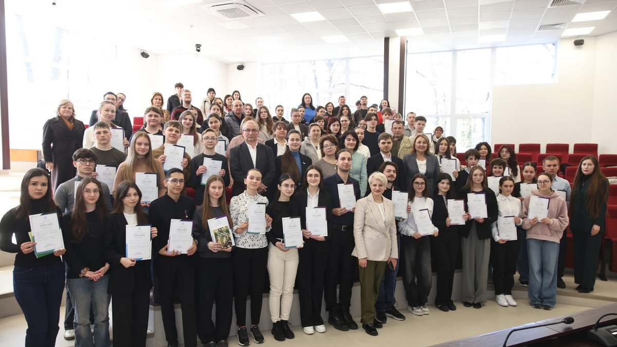 40 de elevi au fost premiați la Olimpiada Republicană - disciplina biologie