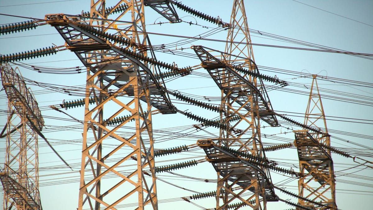 „Ne întoarcem la o normalitate relativă”. Guvernul va propune Parlamentului ridicarea stării de urgență în domeniul energetic