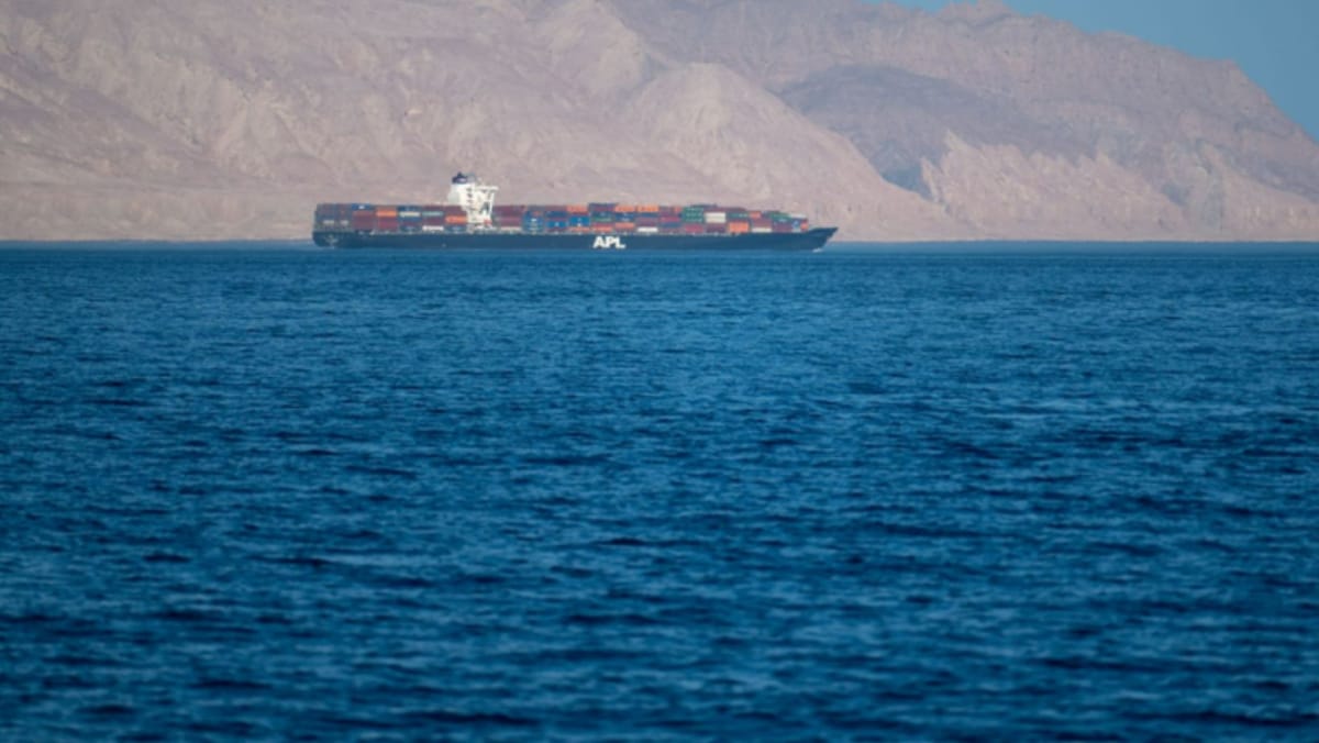 Criza din Strâmtoarea Ormuz: de ce a decis Iranul să închidă brusc ruta maritimă strategică