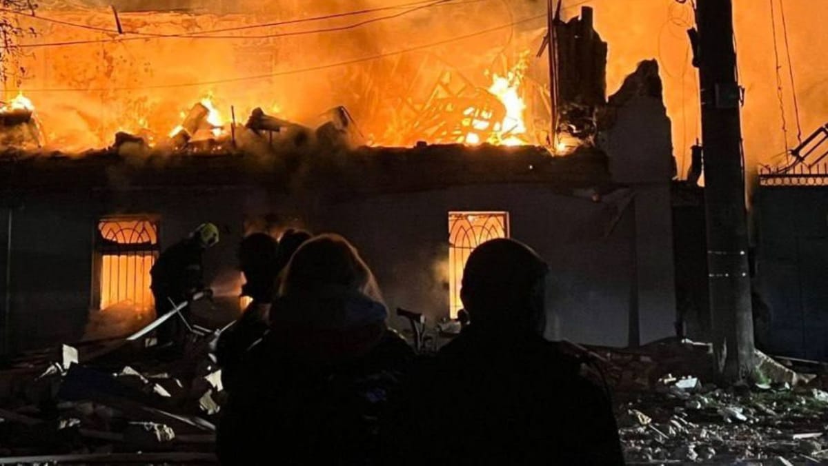 FOTO/ Ucraina, atacată de Federația Rusă înainte de armistițiul de Paște. Cel puțin trei persoane au fost ucise