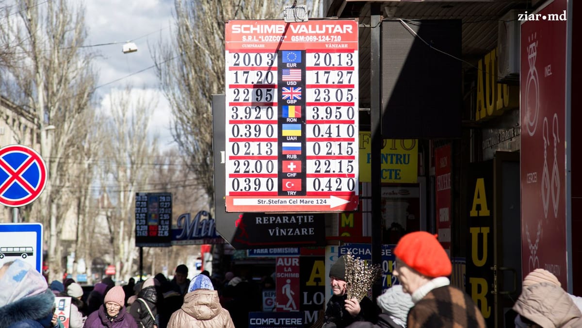 Leul moldovenesc câștigă teren față de principalele monede de referință. Cat costă euro și dolarul