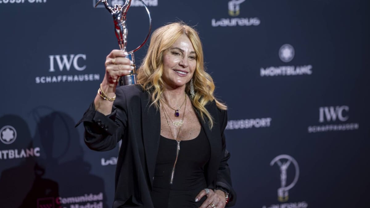 Nadia Comăneci a fost premiată pentru întreaga carieră la Gala Laureus: „17 secunde din viața mea au schimbat totul”