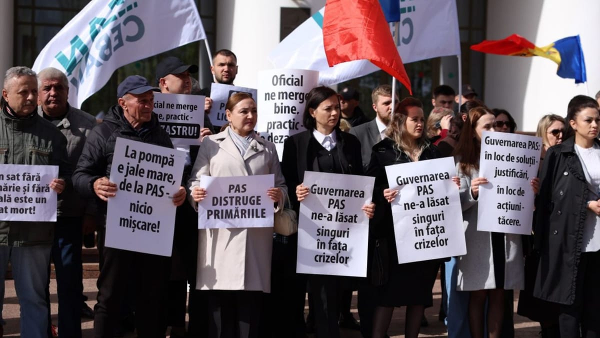 MAN a organizat o nouă acțiune publică la Parlament, criticând lipsa de reacție a autorităților la problemele din societate