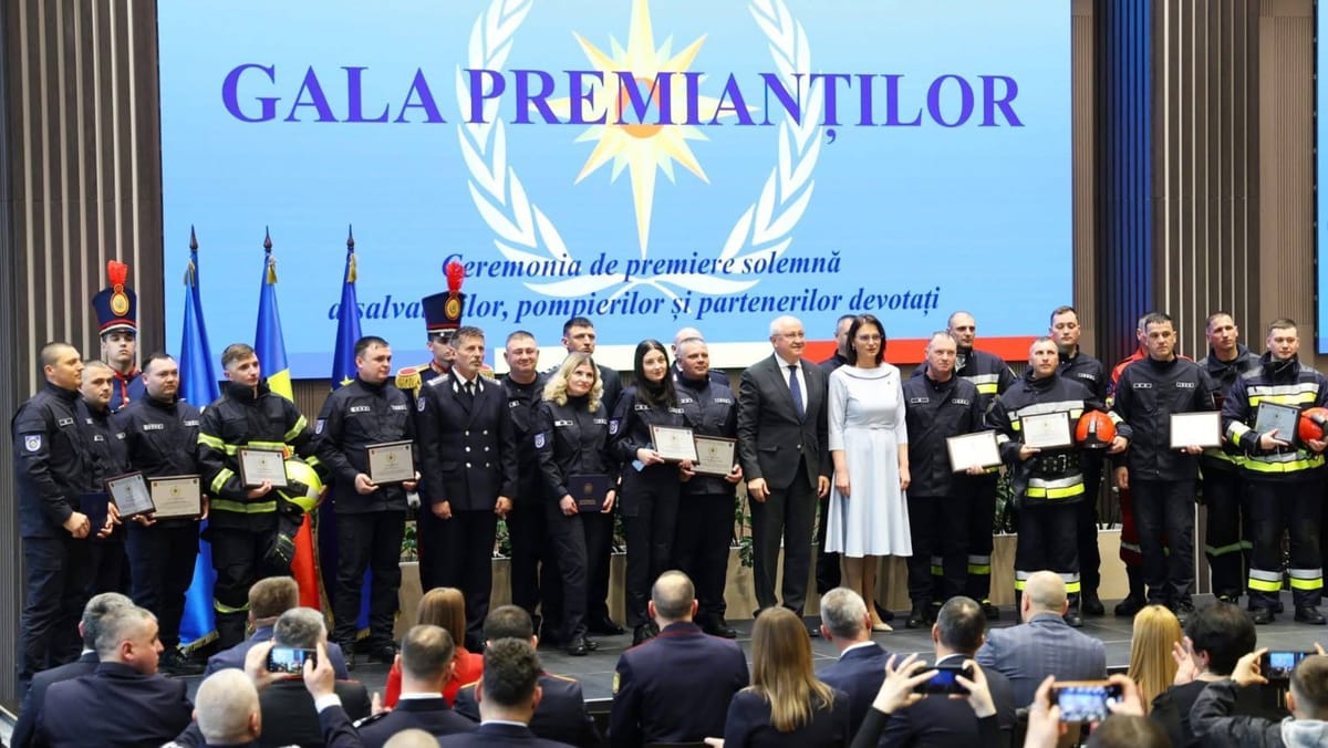VIDEO/ Salvatorii și pompierii din R. Moldova își sărbătoresc ziua profesională. Cei mai buni au fost premiați la Gala IGSU
