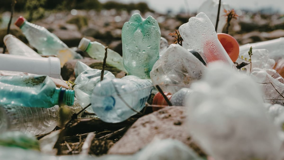 R. Moldova începe construcția centrelor de deșeuri. Peste 2.000 de gropi ilegale și tarifele prea mici rămân probleme majore