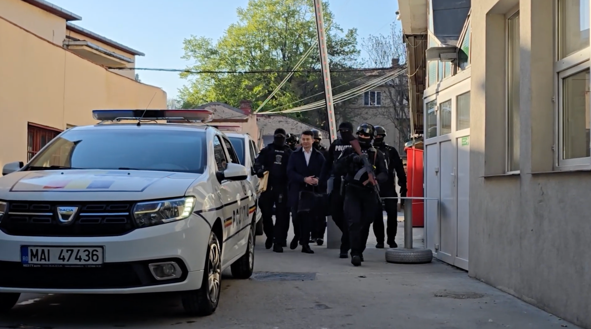 VIDEO/ Imagini din momentul extrădării lui Alexandru Bălan, fost adjunct SIS acuzat de trădare